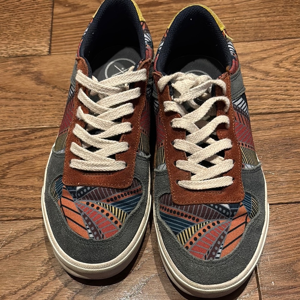 Inkkas Cyprus Ace Low Top women’s size 8